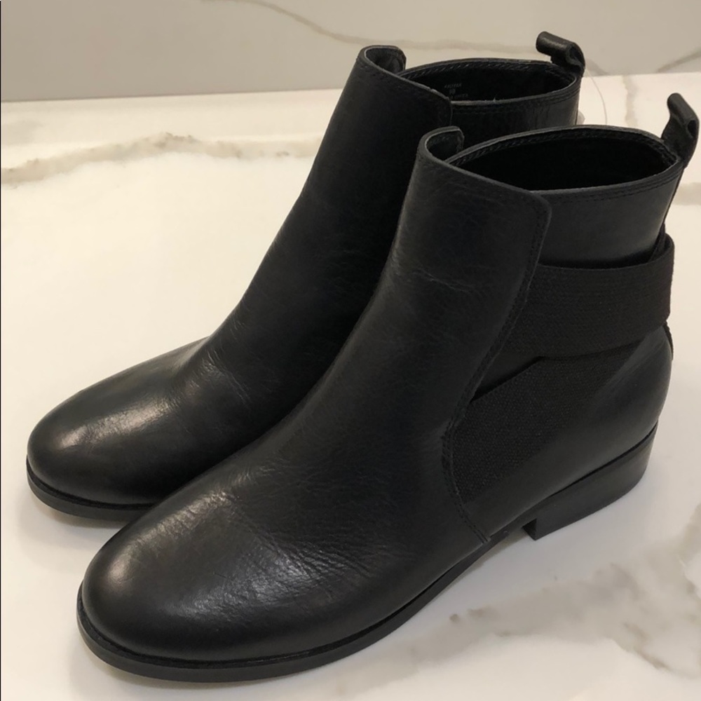 NEW Ralph Lauren Kaliyah black size 9 boots